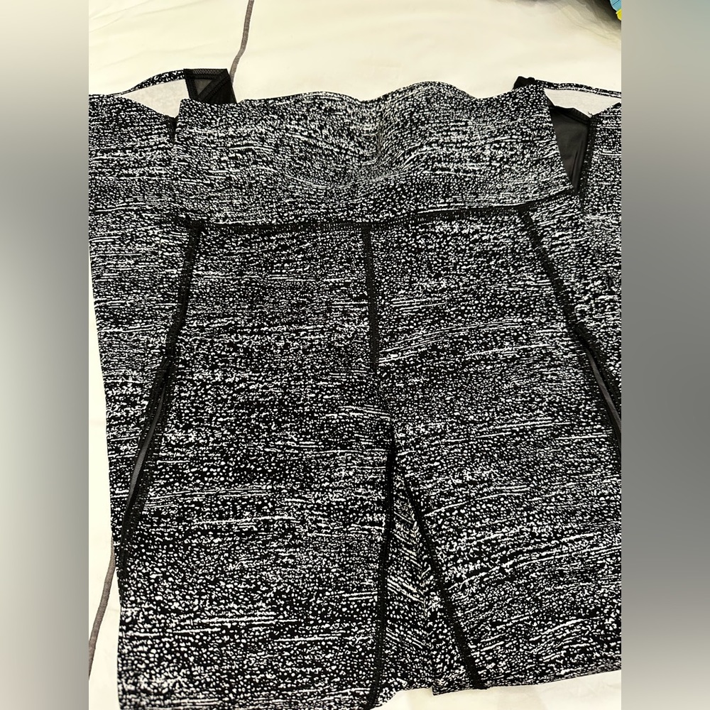 lululemon athletica Black & White Patterned High-Rise Leggings